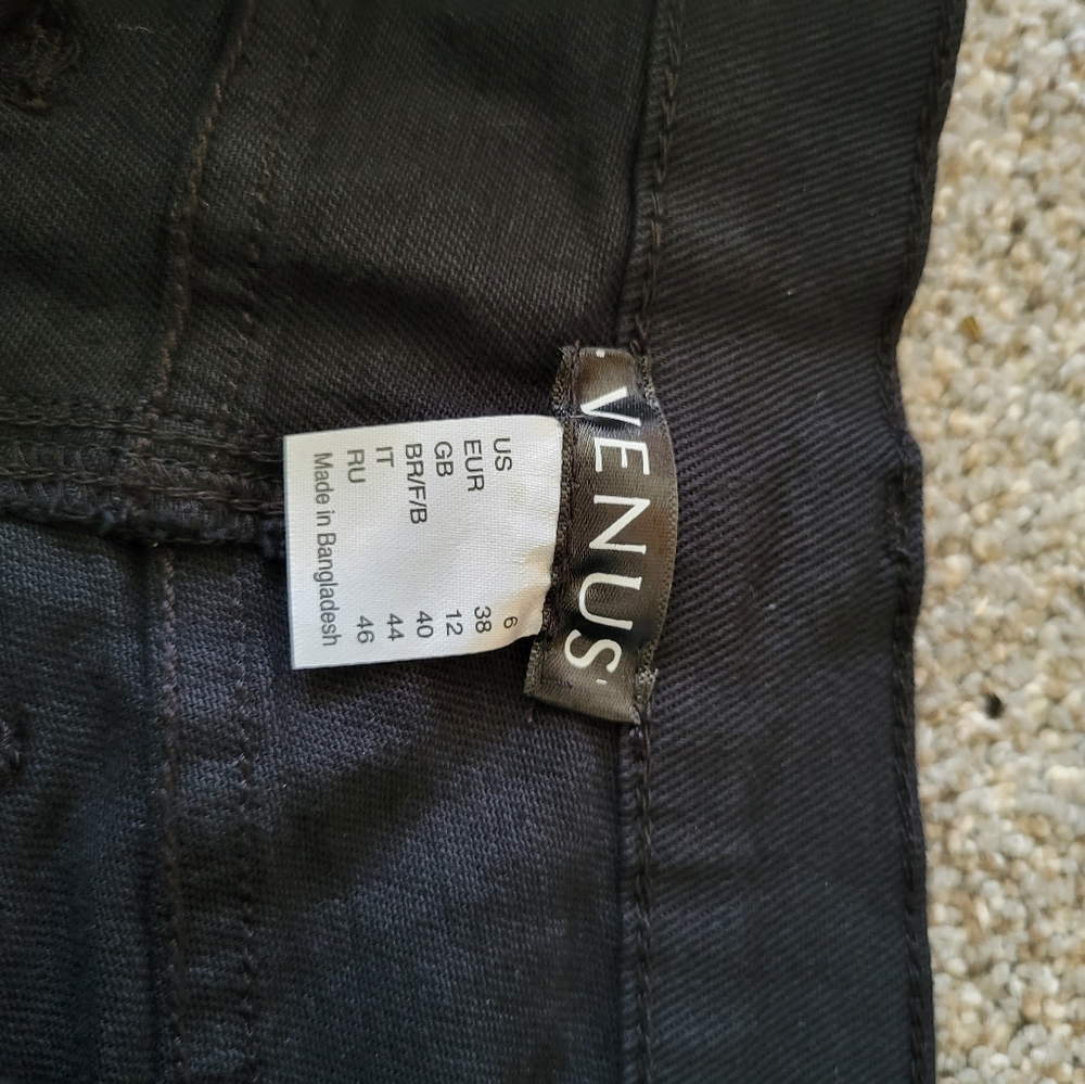 Venus Jean capris, black - Picture 2 of 2